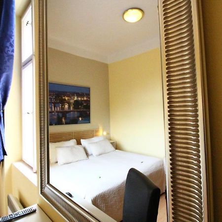 City Lounge Crown Hotel Praha Bagian luar foto
