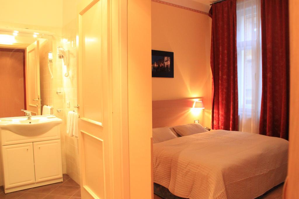 City Lounge Crown Hotel Praha Ruang foto
