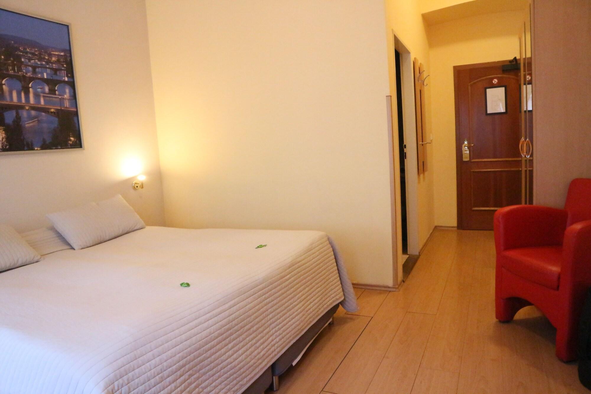 City Lounge Crown Hotel Praha Bagian luar foto