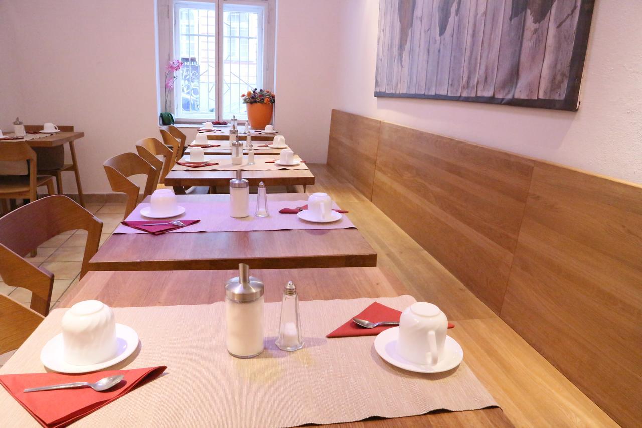 City Lounge Crown Hotel Praha Bagian luar foto
