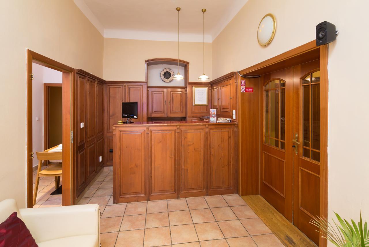City Lounge Crown Hotel Praha Bagian luar foto