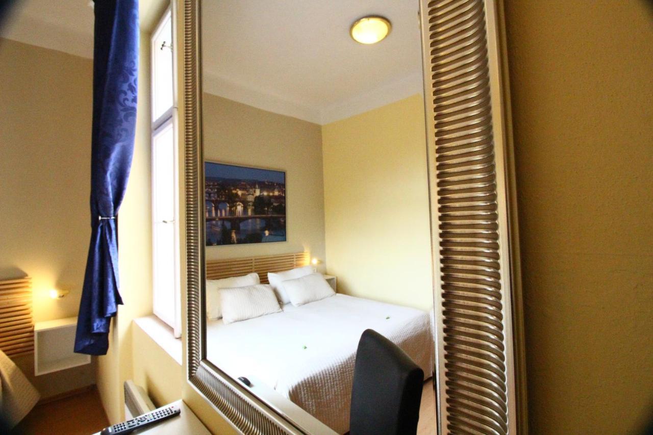 City Lounge Crown Hotel Praha Bagian luar foto