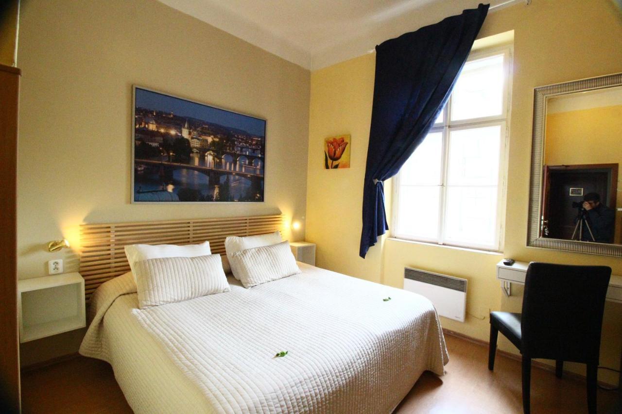 City Lounge Crown Hotel Praha Bagian luar foto